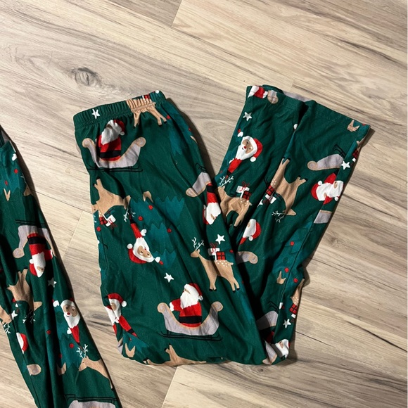 Carter’s Women’s Christmas Pajama Set - Picture 5 of 6